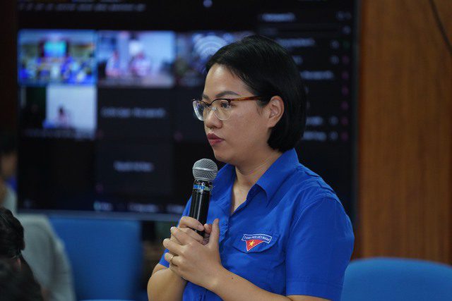 Anh Bùi Quang Huy: 'Việc chuyển đổi số đã giúp các cuộc họp bớt giấy tờ' - Ảnh 3. Anh Bùi Quang Huy: 'Việc chuyển đổi số đã giúp các cuộc họp bớt giấy tờ' - Ảnh 3.