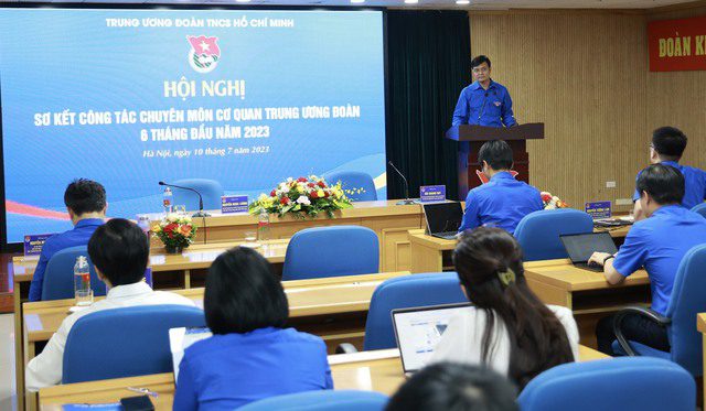 Anh Bùi Quang Huy: 'Việc chuyển đổi số đã giúp các cuộc họp bớt giấy tờ' - Ảnh 2. Anh Bùi Quang Huy: 'Việc chuyển đổi số đã giúp các cuộc họp bớt giấy tờ' - Ảnh 2.