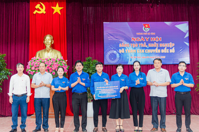 Sôi nổi ngày hội sáng tạo trẻ, khởi nghiệp và tham gia chuyển đổi số - Ảnh 1. Sôi nổi ngày hội sáng tạo trẻ, khởi nghiệp và tham gia chuyển đổi số - Ảnh 1.