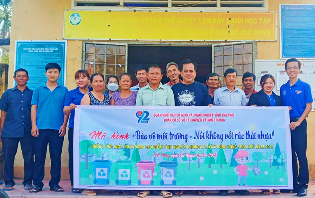 D:\Diễm My 2023. MINH CHỨNG TWĐ\Văn bản mc đã chỉnh\tin bài gửi trinh đăng\chỉnh sửa bài viết để hoàn thiện minh chứng.14\Đoàn khối các CCQ&DN.jpg