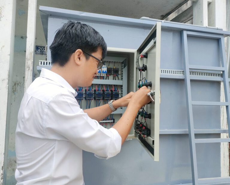 D:\Diễm My 2023. MINH CHỨNG TWĐ\Văn bản mc đã chỉnh\tin bài gửi trinh đăng\chỉnh sửa bài viết để hoàn thiện minh chứng\hình 7.15\kiểm tra quy trình công nghệ xử lý nước thải.jpg