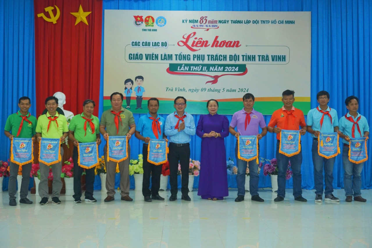 E:\THẢO MY. HỘI ĐỒNG ĐỘI NĂM HỌC 2023 - 2024\Tin bài (09.5) Liên hoan các CLB GVTPT Đội\z5427069811289_a9bbbdcb33b1ad04bce227a4c8f88703.jpg