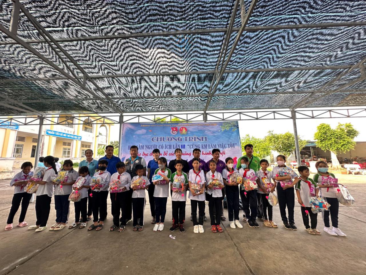 E:\THẢO MY\VB MINH CHỨNG TW. Đoàn TW năm 2023.3 (30.11.2023)\Ảnh tin học làm người có ích\z4822055736989_39186df3c678f23f3db9f60596a80366.jpg