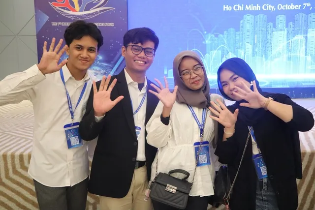 ‘Thanh niên hãy trở thành chủ thể tích cực trong công cuộc chuyển đổi số quốc gia’ - Ảnh 2. ‘Thanh niên hãy trở thành chủ thể tích cực trong công cuộc chuyển đổi số quốc gia’ - Ảnh 2.