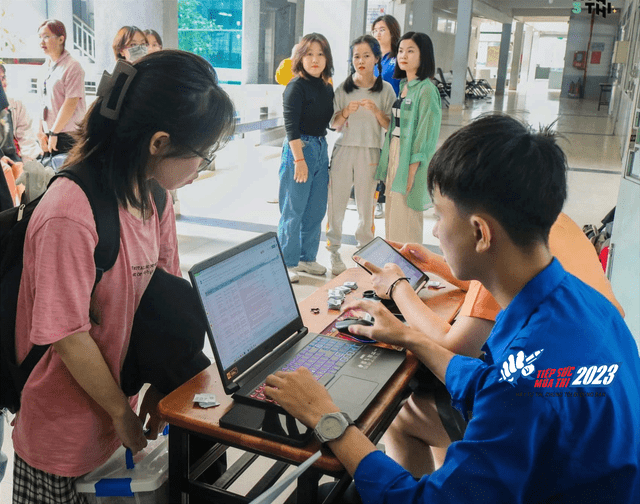 Ứng dụng chuyển đổi số để tiếp sức mùa thi: Nhanh chóng, tiện lợi, hiệu quả - Ảnh 1. Ứng dụng chuyển đổi số để tiếp sức mùa thi: Nhanh chóng, tiện lợi, hiệu quả - Ảnh 1.