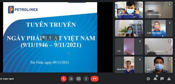 Có thể là hình ảnh về 5 người, màn hình và văn bản