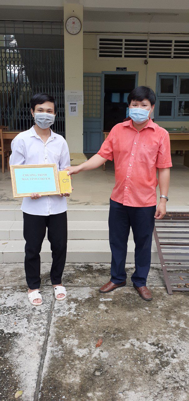 D: LÊ VĨNH LÂM\Năm 2022\Hình ảnh, tin bài\THPT LK vườn rau tiếp bước em đến trường\z3113141158381_bb2f845a0d7e5b713bb513815ca4ddf1.jpg