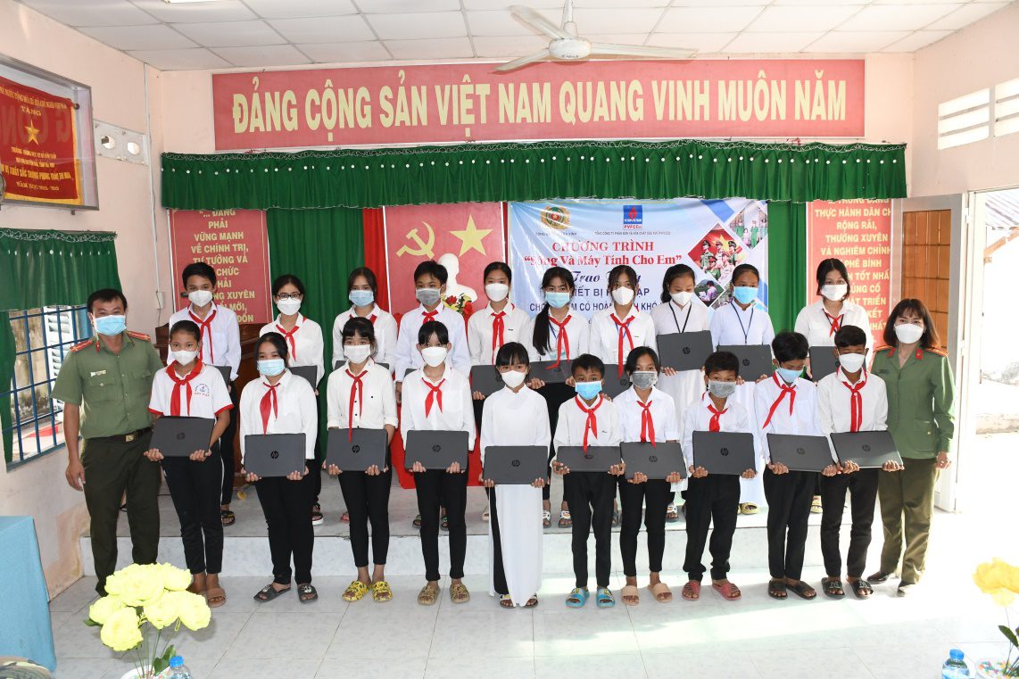 D:\ĐOÀN THANH NIÊN\TAI LIEU DOAN\DOAN 2022\HÌNH ẢNH\IMG_1643102298728_1643457448332.jpg