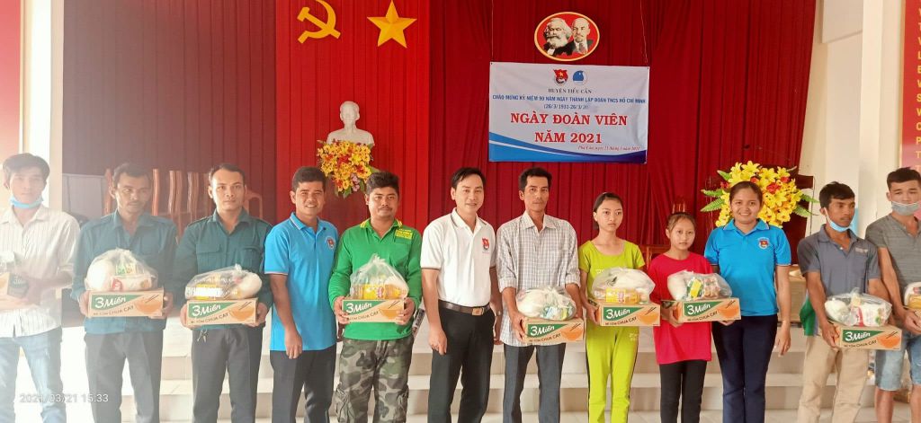 D:\DỮ LIỆU CŨ\Huong 1\Tieu chi 2021\Trang\z2392902837398_eae4d7dcd61844d687634afd2215be80-scaled-1.jpg