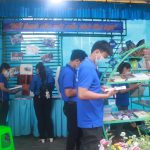 D:DUYET TIN BAI2022ĐVTN tham quan trien lam sach.jpg