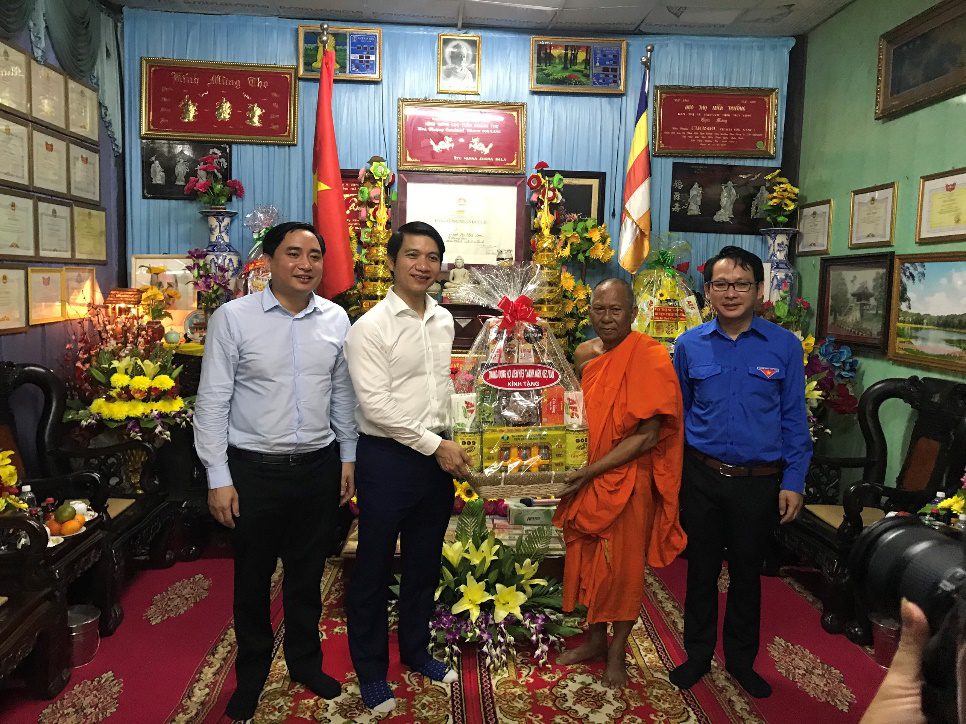 D:\DUYET TIN BAI22\tham chua.jpg