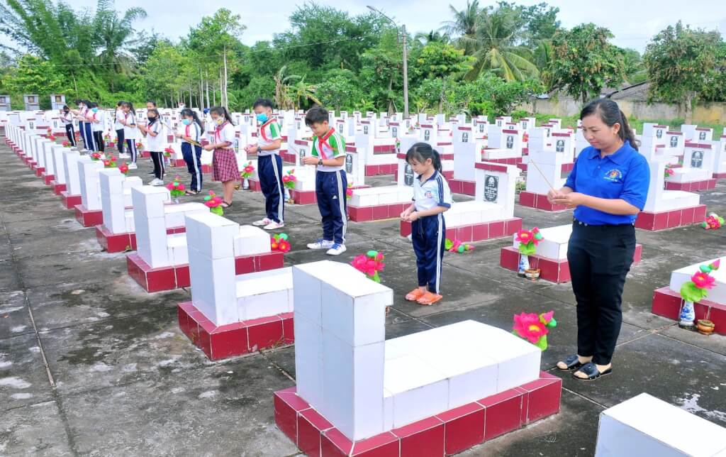 D:\Ho so cua Tu\Cong tac Doi19-2020\Tin, bai\Hinh anh\Hinh anh Trai he\z2010986715791_a034d024fdf227e852f30daade54e67a.jpg