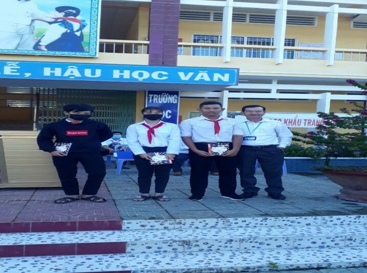 D:\Ho so cua Tu\Cong tac Doi19-2020\Tin, bai\thcs thi tran 2.jpg