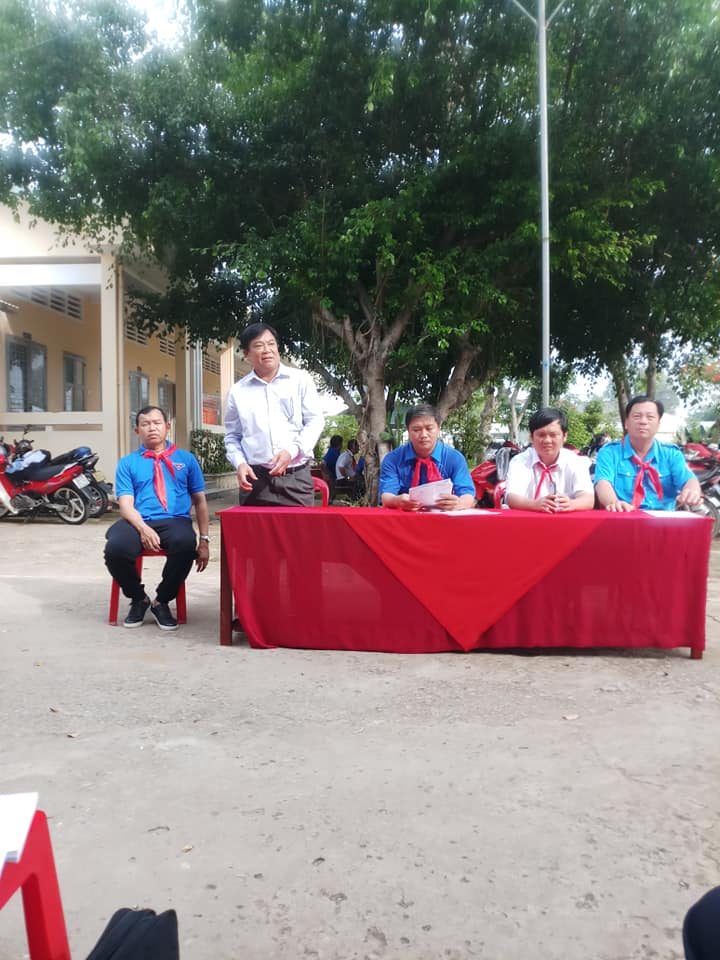 D:\HUYENDOAN19\huyện\báo cáo\báo cáo theo tieu chi\hinh my câm555407_2398873517012770_6983822118437781504_n.jpg