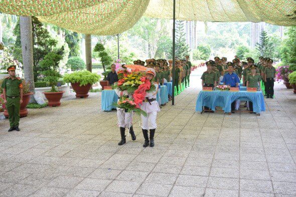 D:\TU LIEU CA NHAN\HOAI THUONG\hinh nam 2020\hinh bao cong\DSC_0099.JPG