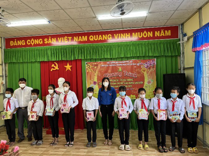 E:HINH ANH2022xuan chia se - tet yeu thuong 2022z3136990597458_5357b756f9bd49c488001e64b0416c7e.jpg