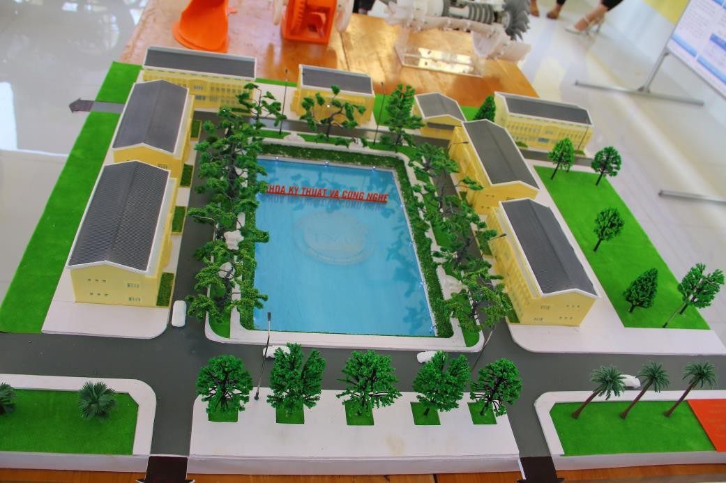 Mô hình Toà nhà Khoa Kỹ thuật & Công nghệ do nhóm sinh viên và giảng viên trường thiết kế