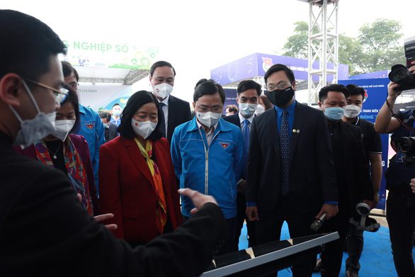 Tháng thanh niên đảm nhận việc mới: Chăm sóc F0 có hoàn cảnh neo đơn - Ảnh 1.