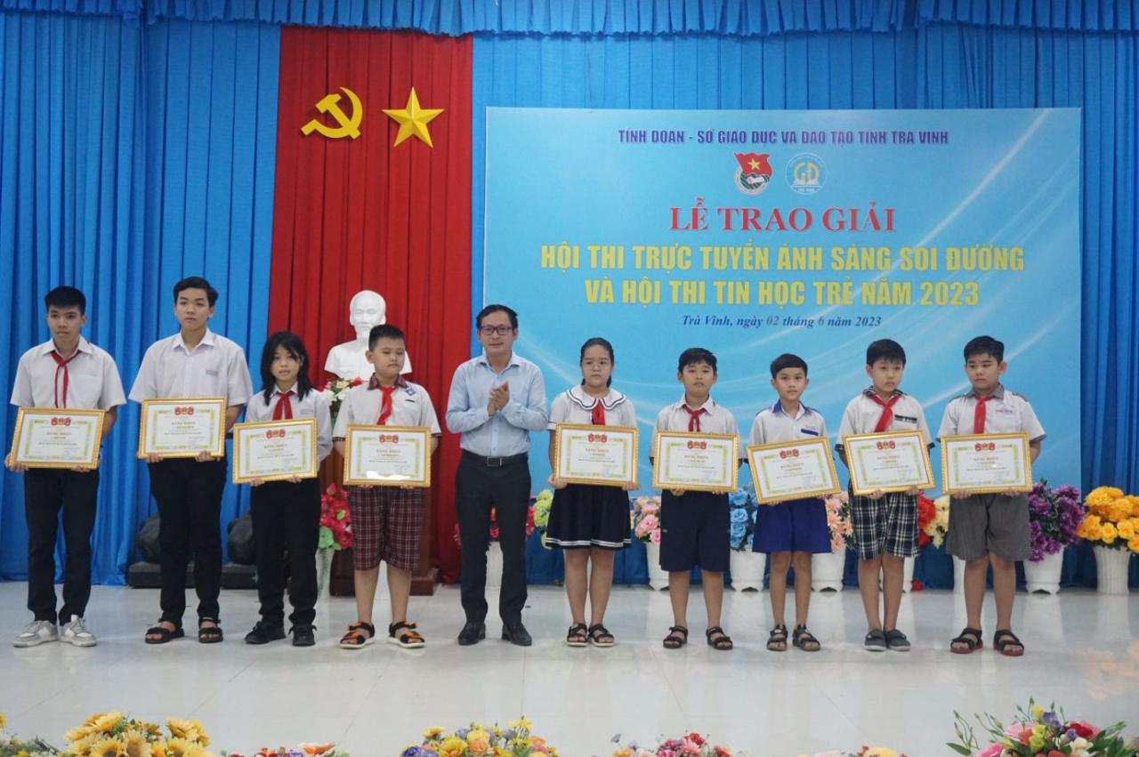 z4398365786939_d59271ad25edb2ddcc61aec10d831d21