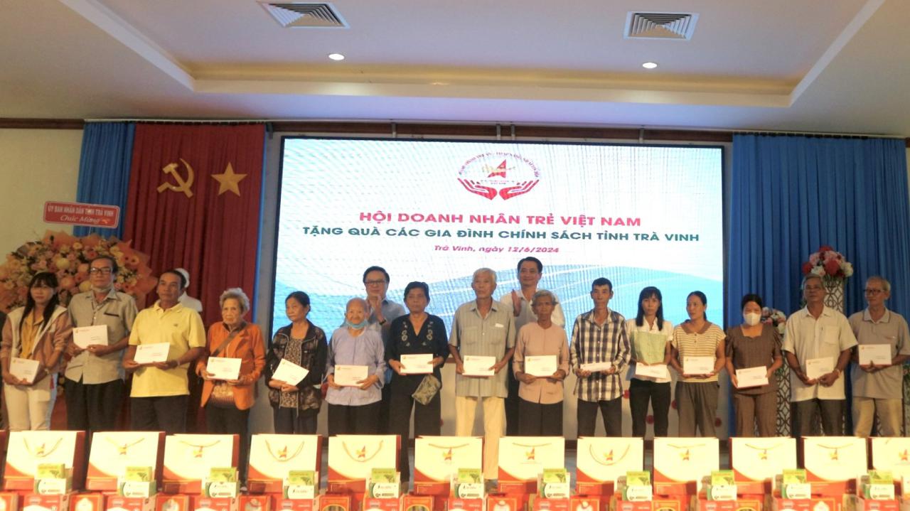 z5531441043892_51904606f7c977fd3cd81e9e36b0f50d