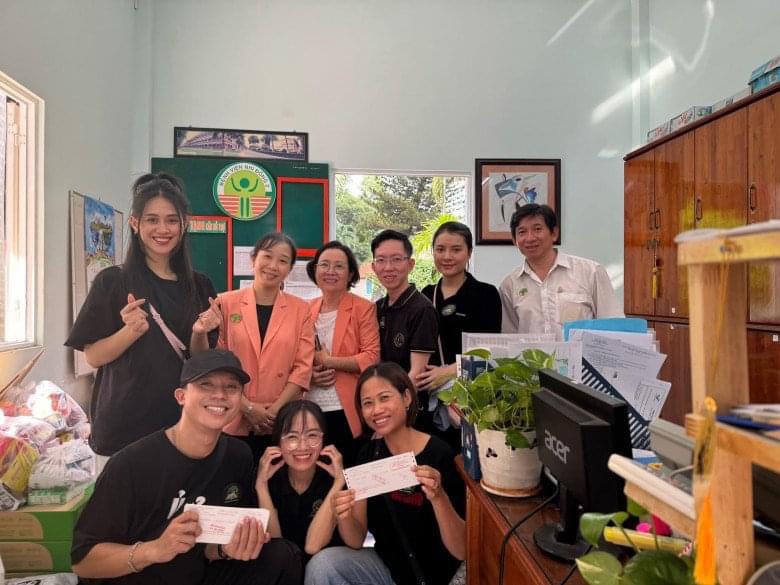 z5611527317665_13a76ab71350b43728b7c2f034cf323a