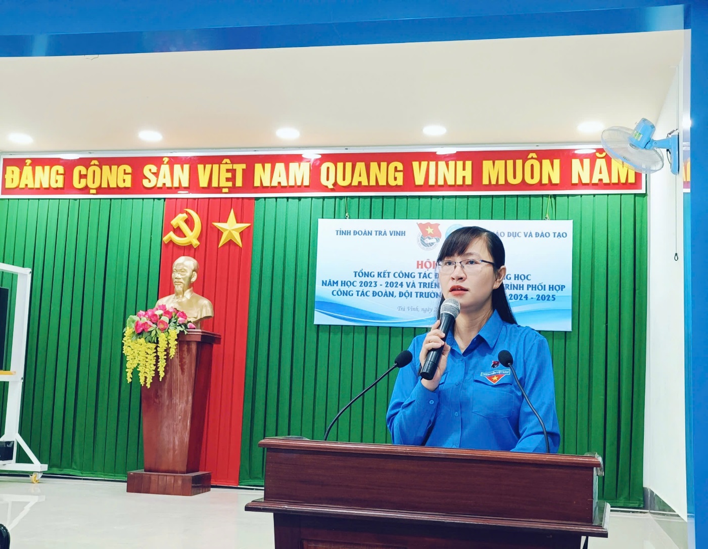 C:\Users\Administrator\Desktop\Ảnh Hội nghị tổng kết 2023-2024\2.jpg