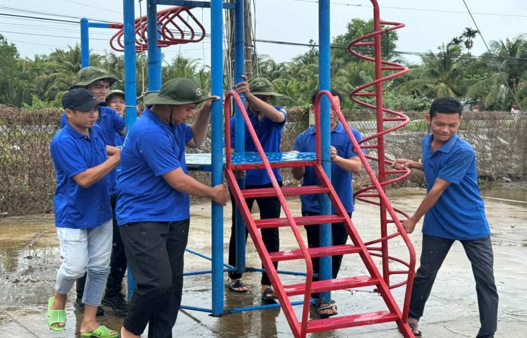 F:\THẢO MY\3. HỘI ĐỒNG ĐỘI NĂM HỌC 2023 - 2024\53 Đội hình chuyên\2024\hình ảnh\z5715158994858_c8fee62b4fc90842aaa6fe7eb81788b1.jpg