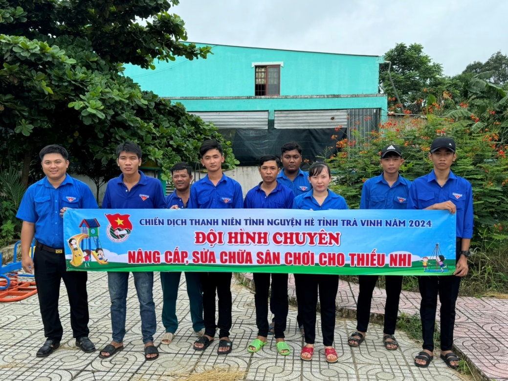 F:\THẢO MY\3. HỘI ĐỒNG ĐỘI NĂM HỌC 2023 - 2024\53 Đội hình chuyên\2024\hình ảnh\z5715156629185_af97ced1dd53353eeaf3ec219d0cc5d1.jpg