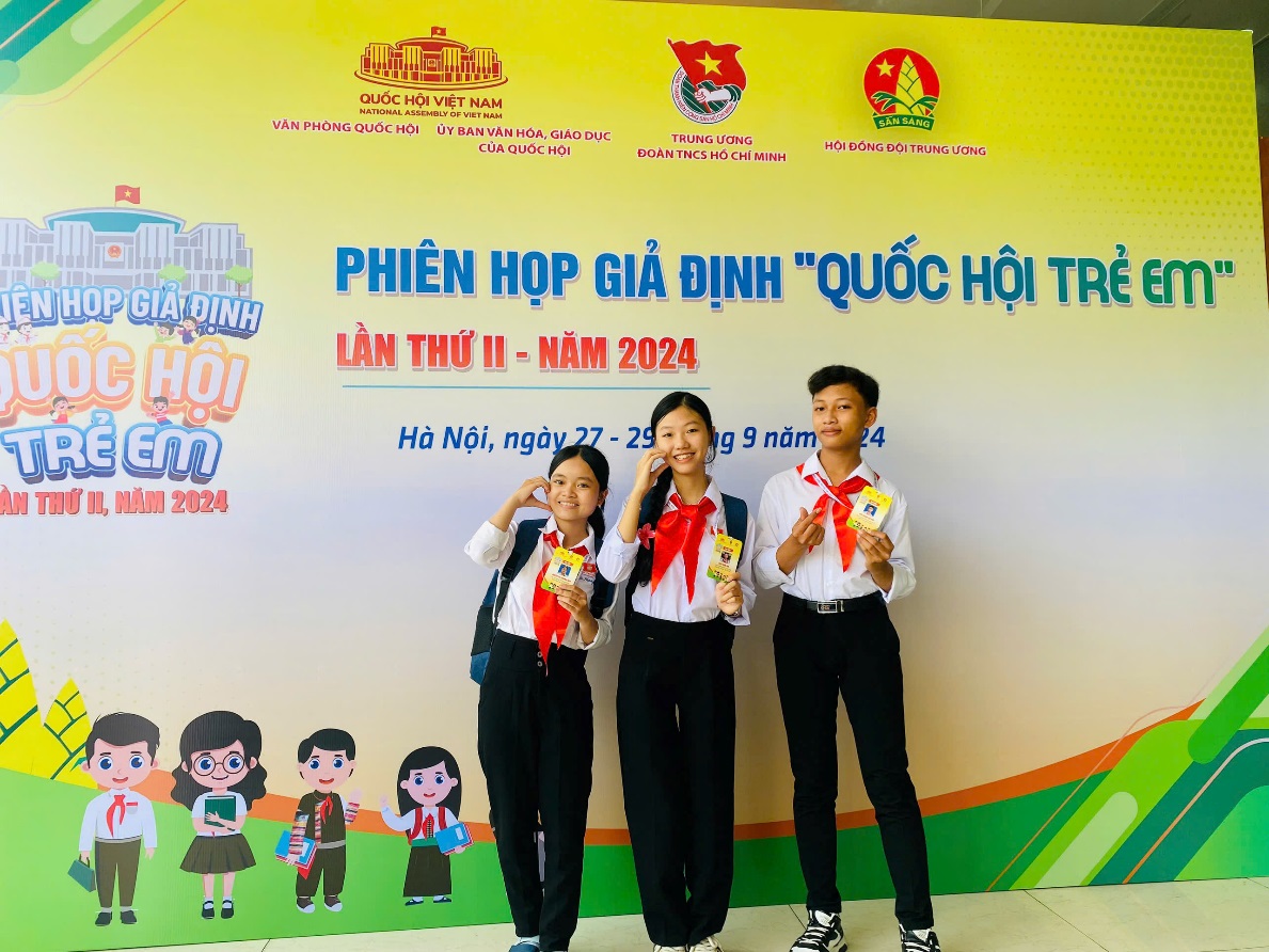 C:\Users\Administrator\Desktop\Ảnh tin\z5872584725190_10f1dd0f5adddffde6ca5a1177b0bf84.jpg