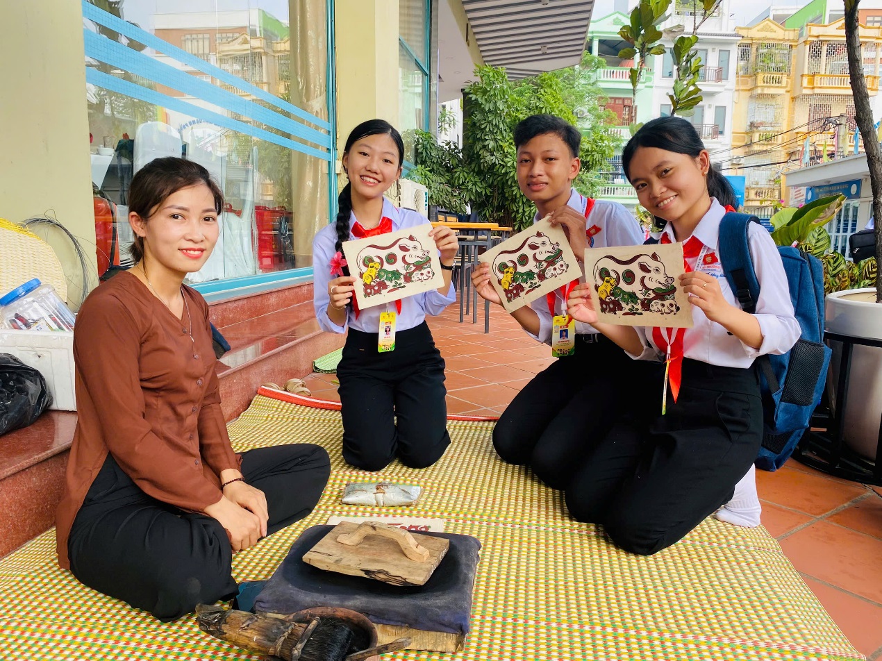 C:\Users\Administrator\Desktop\Ảnh tin\z5872584739389_e869ef3c478495a03ee50cc35798df2e.jpg