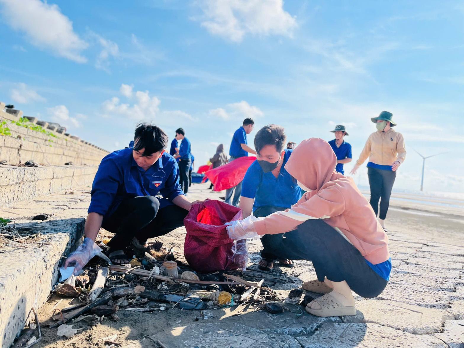 z6543297462919_76849253589ad7a9b5a28f0bc48d9b10