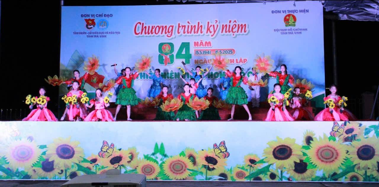 C:\Users\Administrator\Desktop\ẢNH TIN 84 NĂM\06.jpg