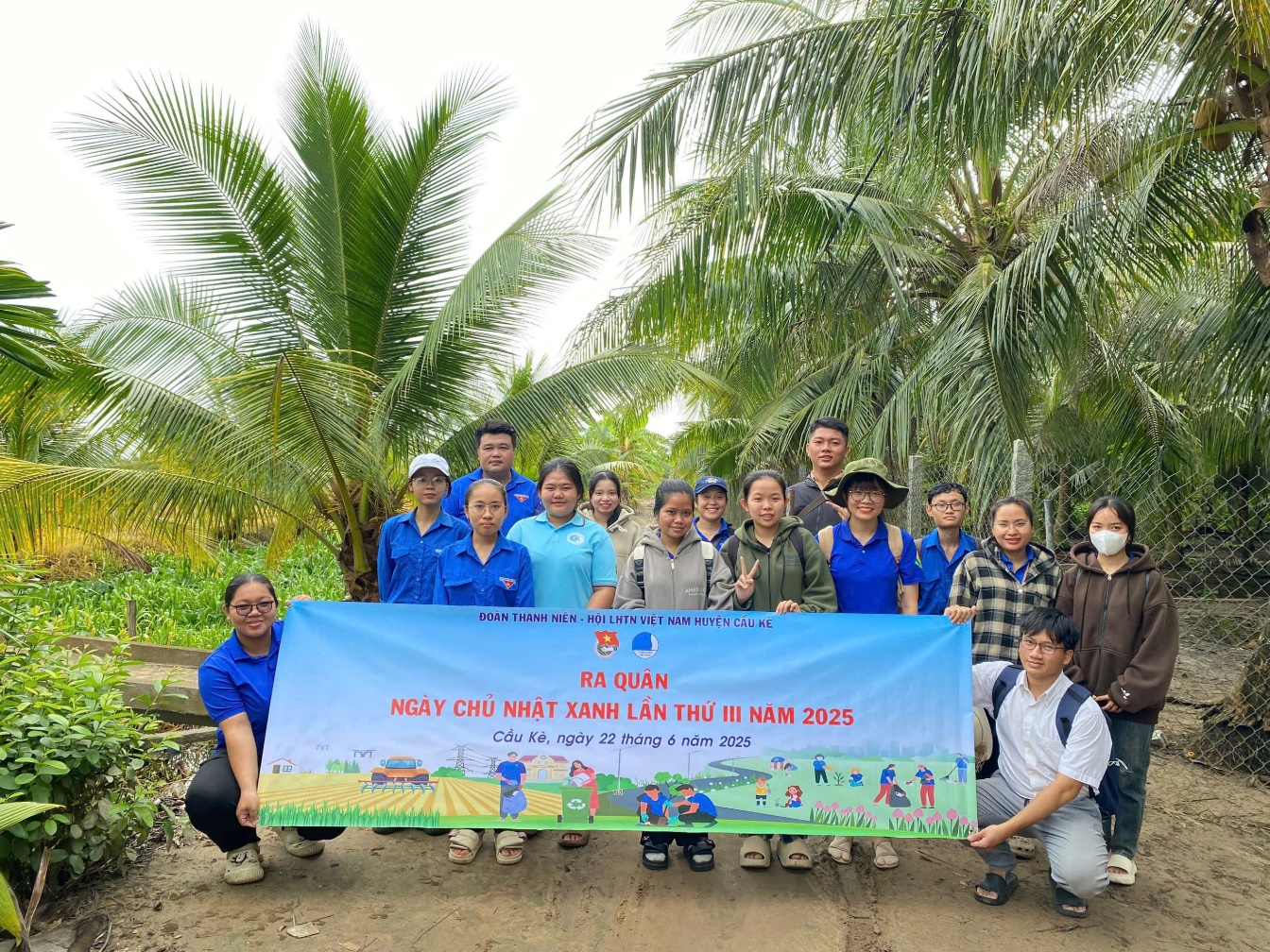 A group of people holding a banner

AI-generated content may be incorrect.