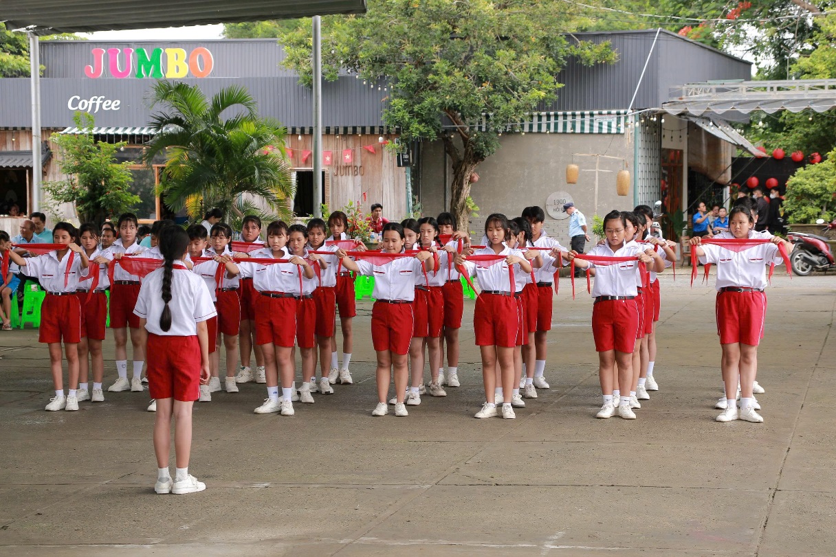 C:\Users\Administrator\Desktop\Tin, ảnh Hội thi Nghi thức Đội năm 2025\Ảnh Hội thi Nghi thức Đội\TX DH.jpg