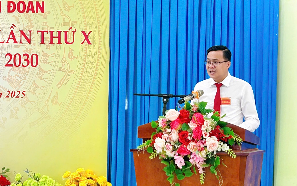 D:\Chi bo 2025 - 2030\4. Văn kien Đai hoi Chi bo lan thư X - chinh thuc\hinh\z6716727425959_9be6897fd0f473488ce2c8d8298d461b.jpg