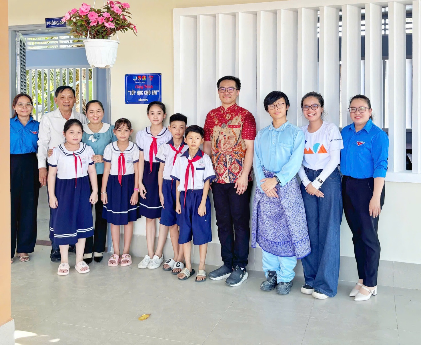 C:\Users\Admin\Downloads\HÌNH YMCA HƯNG NHƯỢNG\z7854661334984_4ac6d7a9cf85760e005527685f1a0277.jpg