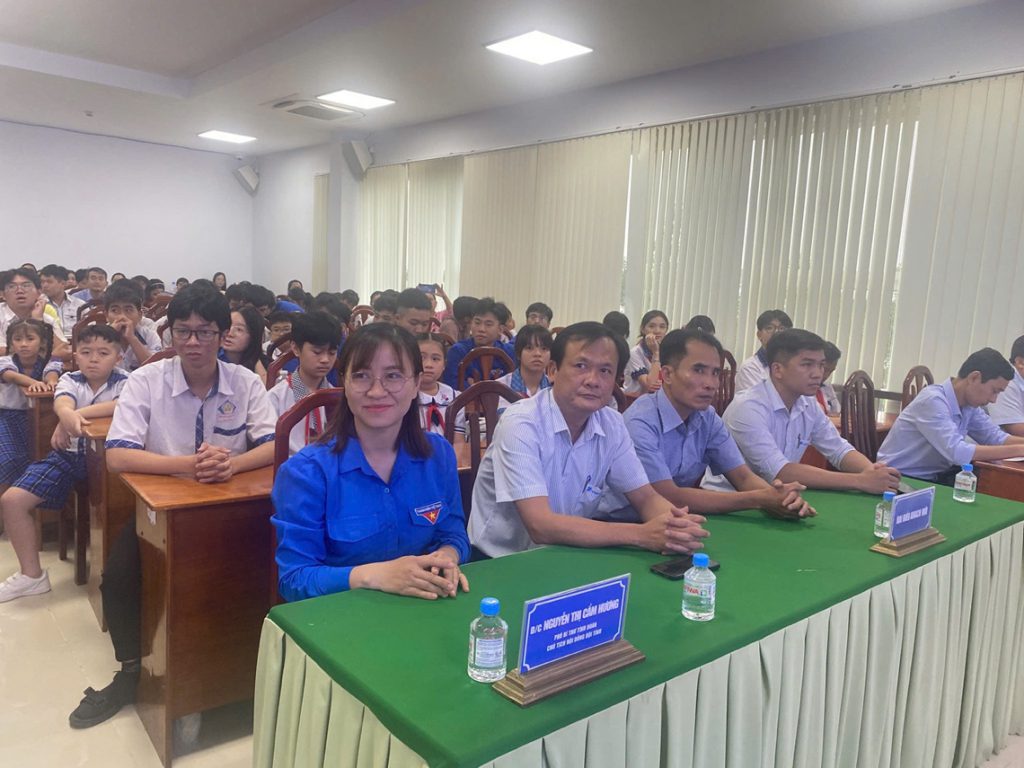 LỄ TRAO GIẢI HỘI THI TIN HỌC TRẺ TỈNH VĨNH LONG NĂM 2026
