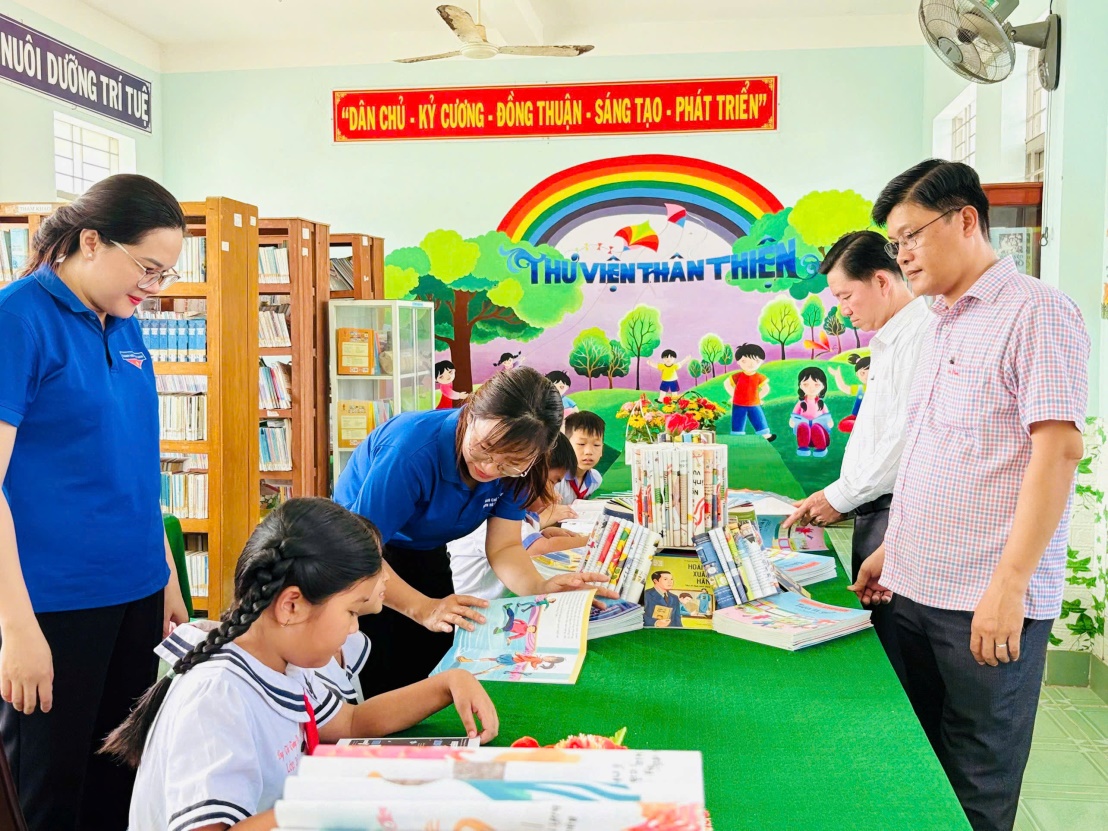 D:\Tin-ảnh\Bàn giao Thành thới\z7941406155993_f35317b70fa8394cb4b36b4d37024cc2.jpg