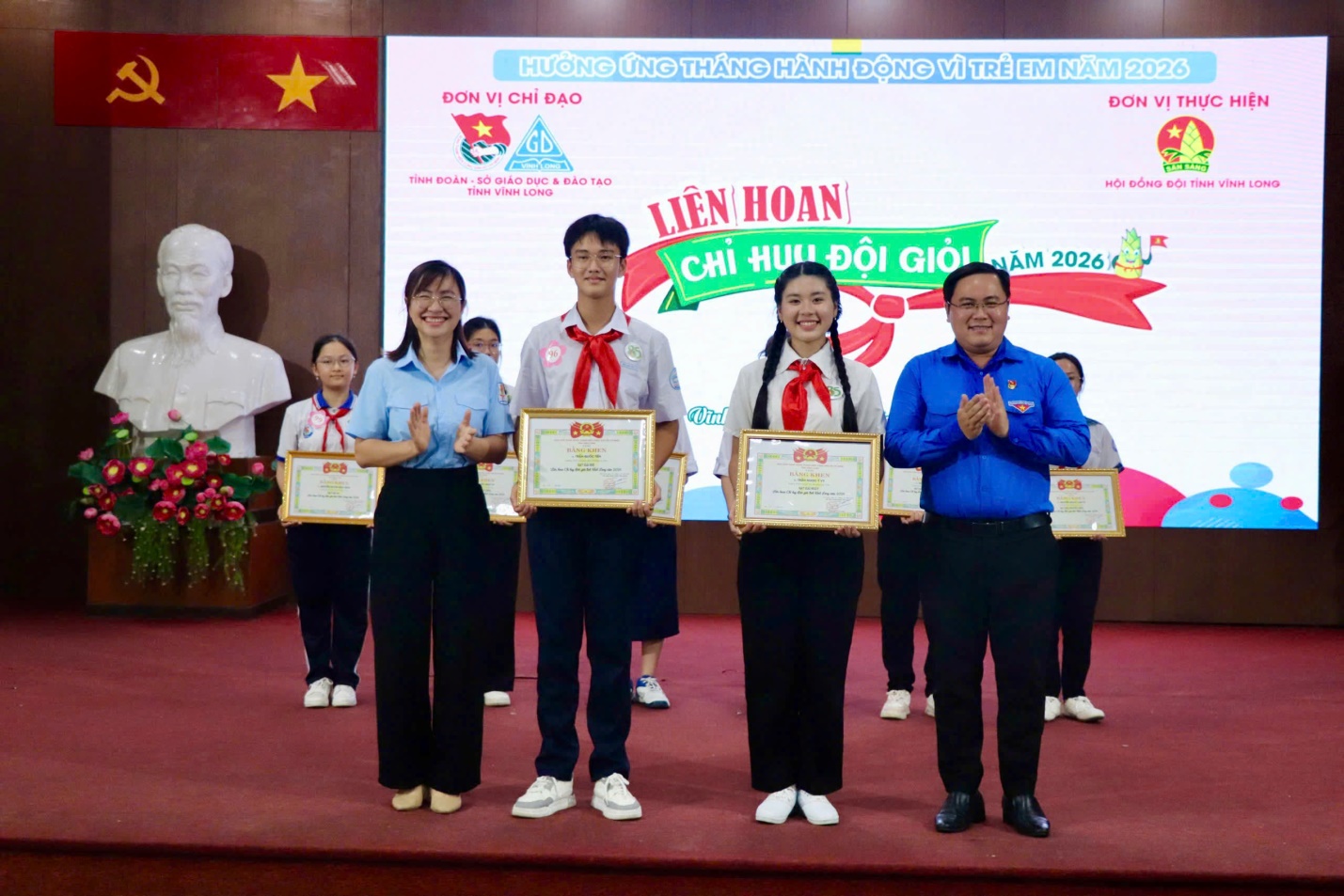D:\Tin-ảnh\Liên họna chiỏ huy đội\z7896997893874_51ea37162d0de5f2e36b95c34c83d369.jpg