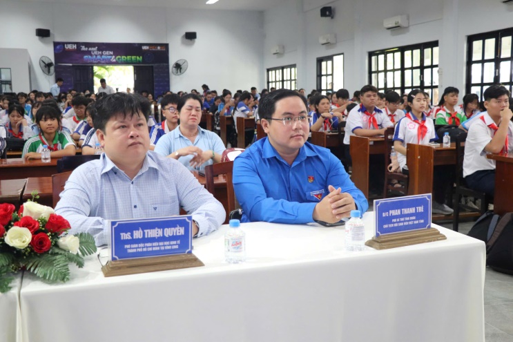 D:\Tin-ảnh\Liên họna chiỏ huy đội\z7896997927110_6fbfef0fcf3ce22d10bc908dbc0617a5.jpg