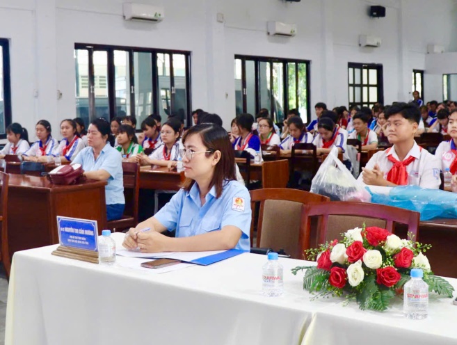 D:\Tin-ảnh\Liên họna chiỏ huy đội\z7896997955306_bb24b7576b1b24b0340cc466eeb6325f.jpg