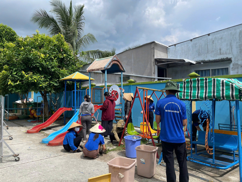 TRIỂN KHAI HOẠT ĐỘNG CỦA ĐỘI HÌNH SỬA CHỮA  ĐIỂM VUI CHƠI CHO THANH THIẾU NHI TRONG CHIẾN DỊCH  THANH NIÊN TÌNH NGUYỆN HÈ NĂM 2026